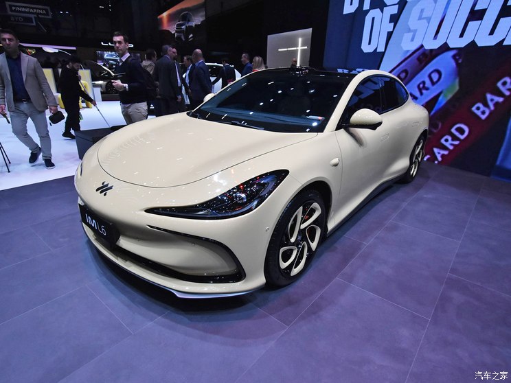 智己汽车 智己L6 2024款 双电机 智己汽车 智己L6 2024款 双电机