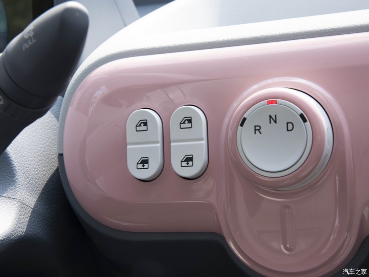 一汽奔腾 奔腾小马 2023款 公主版试装车 一汽奔腾 奔腾小马 2023款 公主版试装车