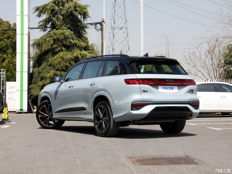 上汽奥迪 奥迪Q6 2024款 45 TFSI quattro RS 套件竞速版 7座 上汽奥迪 奥迪Q6 2024款 45 TFSI quattro RS 套件竞速版 7座