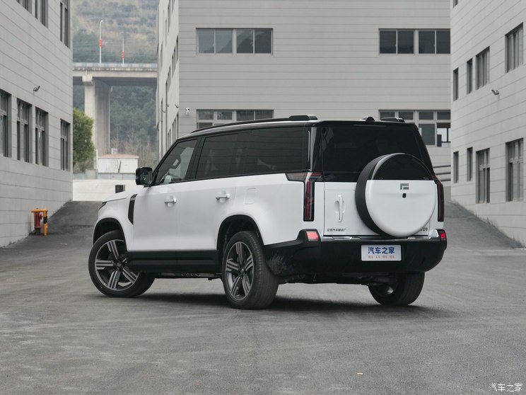 极石汽车 极石01 2023款 尊享6座版 极石汽车 极石01 2023款 尊享6座版