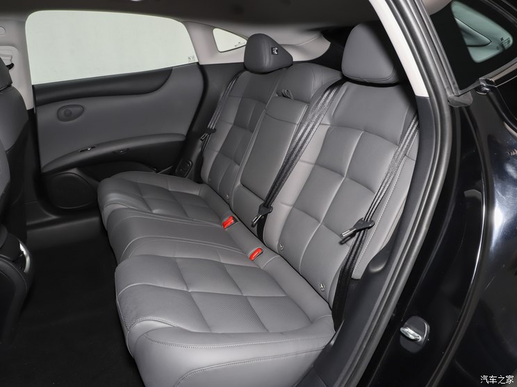 智己汽车 智己L6 2024款 双电机 智己汽车 智己L6 2024款 双电机