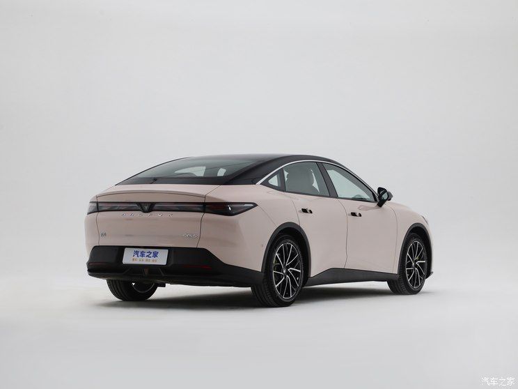 北汽新能源 极狐 阿尔法S5 2024款 单电机 185kW 北汽新能源 极狐 阿尔法S5 2024款 单电机 185kW