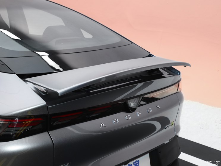 北汽新能源 极狐 阿尔法S5 2024款 双电机 390kW 北汽新能源 极狐 阿尔法S5 2024款 双电机 390kW