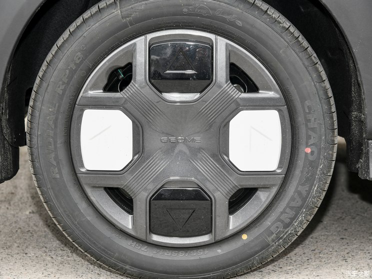 吉利汽车 熊猫 2024款 200km 熊猫卡丁 吉利汽车 熊猫 2024款 200km 熊猫卡丁