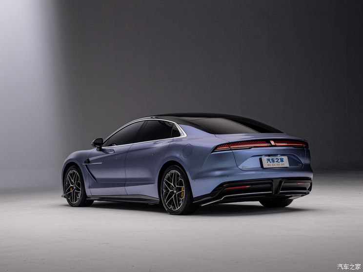 仰望 仰望U7 2024款 高配版 仰望 仰望U7 2024款 高配版