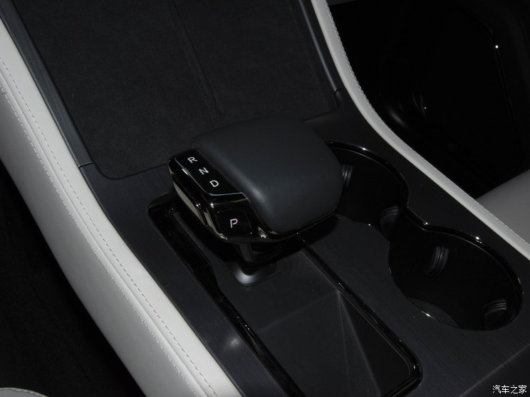 极石汽车 极石01 2023款 尊享6座版 极石汽车 极石01 2023款 尊享6座版