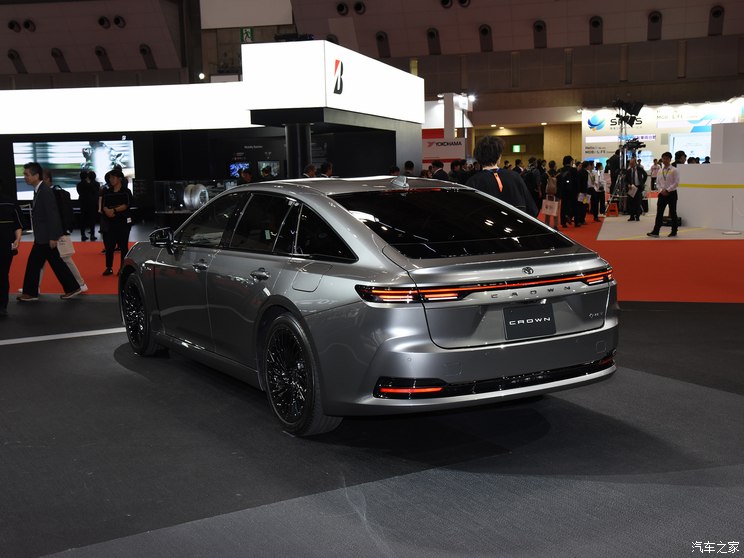 丰田(进口) 皇冠(进口) 2024款 Sedan 日本版 丰田(进口) 皇冠(进口) 2024款 Sedan 日本版