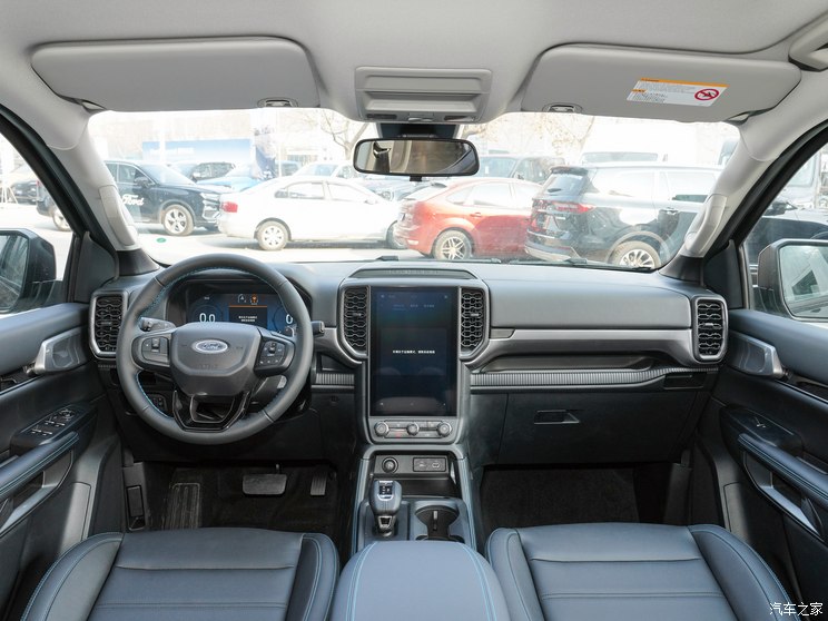 江铃福特 游骑侠Ranger 2023款 山林两驱自动版 汽油 江铃福特 游骑侠Ranger 2023款 山林两驱自动版 汽油