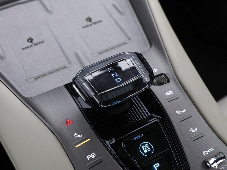 腾势汽车 腾势N7 2024款 基本型 腾势汽车 腾势N7 2024款 基本型