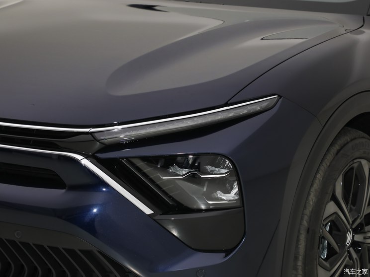 东风雪铁龙 凡尔赛C5 X 2024款 1.6T 旅不凡 东风雪铁龙 凡尔赛C5 X 2024款 1.6T 旅不凡