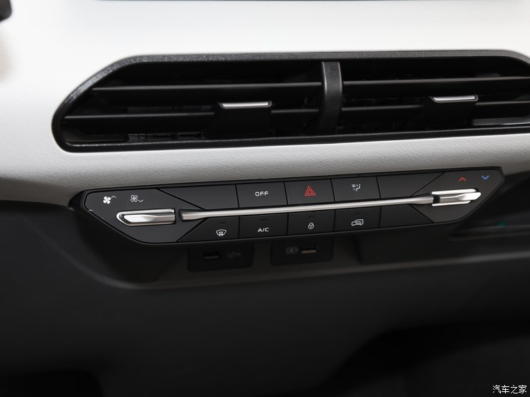 吉利汽车 熊猫 2024款 200km 熊猫卡丁 吉利汽车 熊猫 2024款 200km 熊猫卡丁