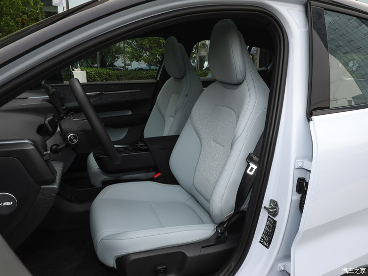 沃尔沃亚太 沃尔沃EX30 2024款 三元锂 后驱版 沃尔沃亚太 沃尔沃EX30 2024款 三元锂 后驱版