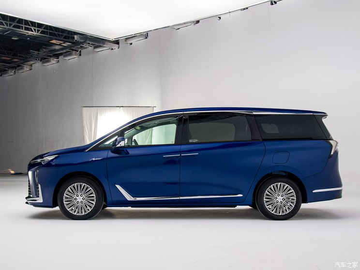 上汽通用别克 别克GL8新能源 2024款 陆尊 奢享版 6座 上汽通用别克 别克GL8新能源 2024款 陆尊 奢享版 6座