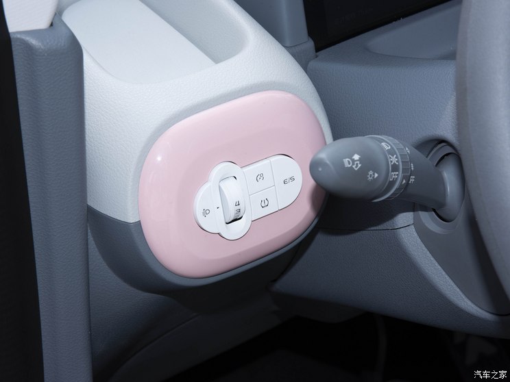 一汽奔腾 奔腾小马 2023款 公主版试装车 一汽奔腾 奔腾小马 2023款 公主版试装车