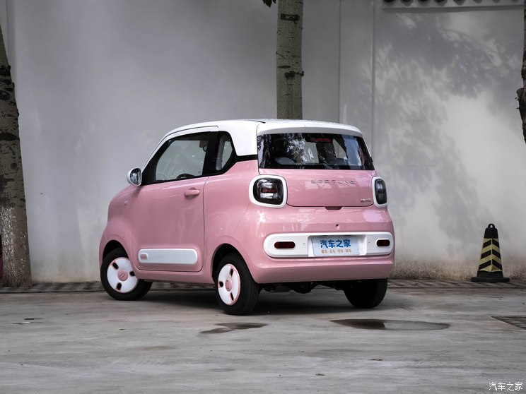 一汽奔腾 奔腾小马 2023款 公主版试装车 一汽奔腾 奔腾小马 2023款 公主版试装车