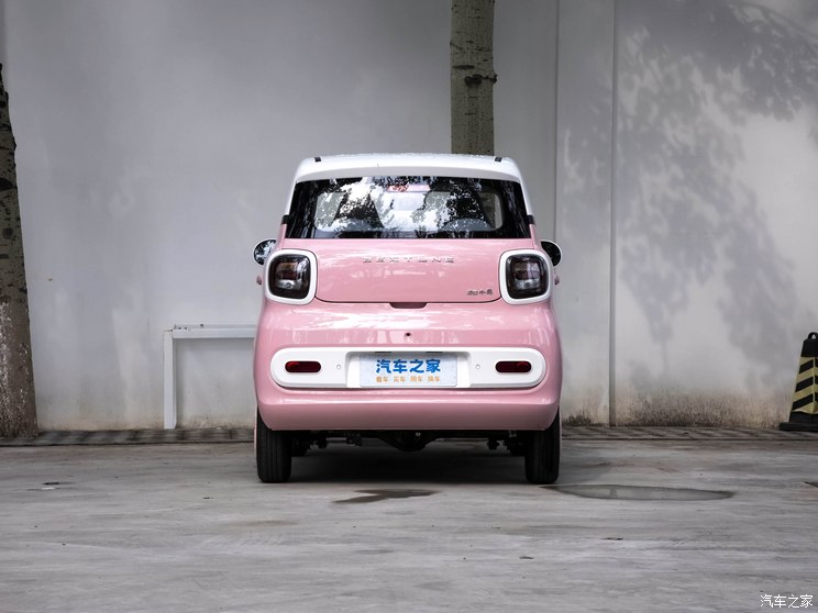 一汽奔腾 奔腾小马 2023款 公主版试装车 一汽奔腾 奔腾小马 2023款 公主版试装车