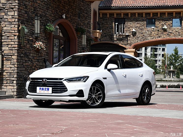 比亚迪 秦Pro 2018款 1.5TI 自动智联锋耀型 比亚迪 秦Pro 2018款 1.5TI 自动智联锋耀型