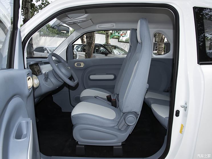 一汽奔腾 奔腾小马 2024款 170km 活力马 一汽奔腾 奔腾小马 2024款 170km 活力马