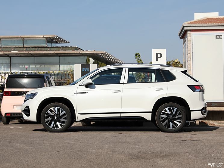 一汽-大众 探岳 2024款 330TSI 两驱R-Line高能版 一汽-大众 探岳 2024款 330TSI 两驱R-Line高能版