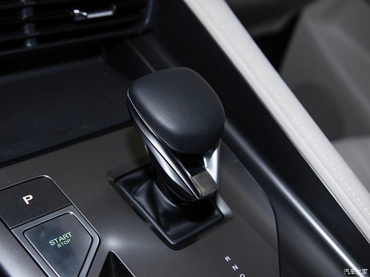 上汽集团 荣威D5X DMH 2024款 135科技版 上汽集团 荣威D5X DMH 2024款 135科技版