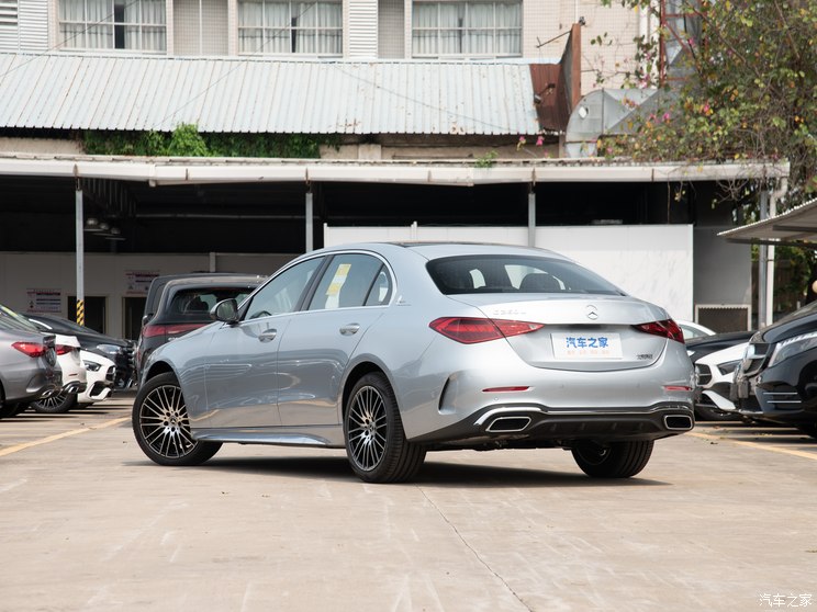 北京奔驰 奔驰C级 2024款 改款二 C 260 L 运动版 北京奔驰 奔驰C级 2024款 改款二 C 260 L 运动版