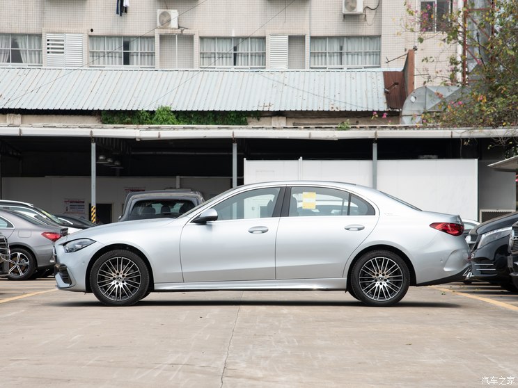 北京奔驰 奔驰C级 2024款 改款二 C 260 L 运动版 北京奔驰 奔驰C级 2024款 改款二 C 260 L 运动版