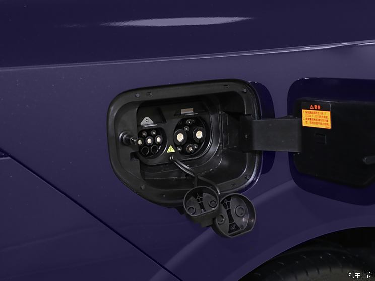 东风乘用车 eπ008 2024款 增程 基本型 东风乘用车 eπ008 2024款 增程 基本型