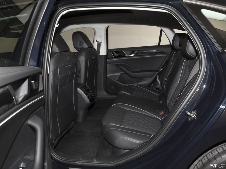 一汽-大众 迈腾 2024款 380TSI DSG套件版 一汽-大众 迈腾 2024款 380TSI DSG套件版