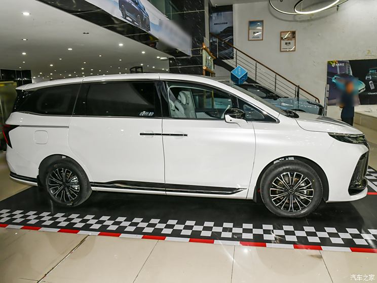 东风风行 星海V9 2024款 1.5TD 200km 中国结系列 尊享型 东风风行 星海V9 2024款 1.5TD 200km 中国结系列 尊享型