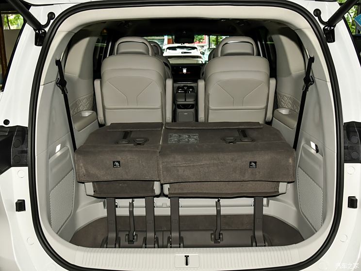 东风风行 星海V9 2024款 1.5TD 200km 中国结系列 尊享型 东风风行 星海V9 2024款 1.5TD 200km 中国结系列 尊享型