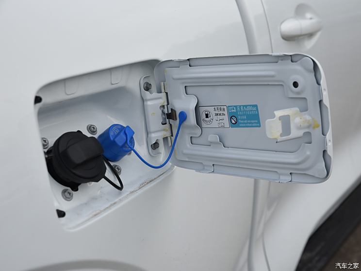 长城汽车 炮 2024款 2.4T商用版自动柴油四驱精英型 长城汽车 炮 2024款 2.4T商用版自动柴油四驱精英型