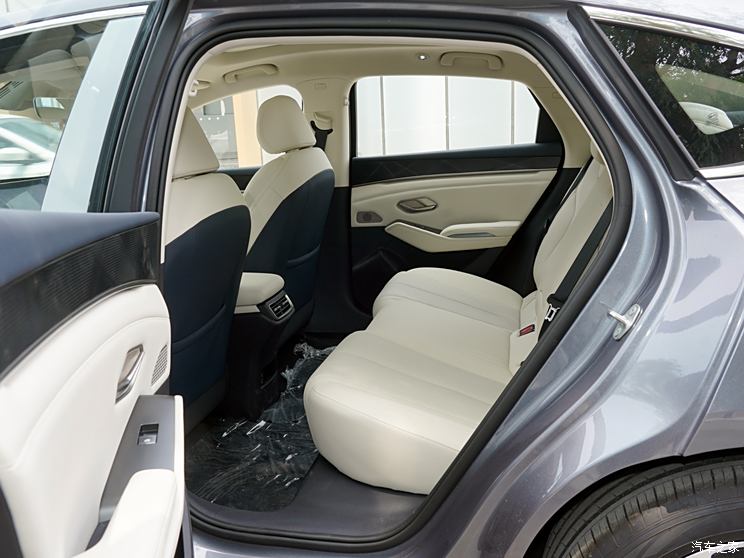 比亚迪 秦L 2024款 DM-i 120KM超越型 比亚迪 秦L 2024款 DM-i 120KM超越型