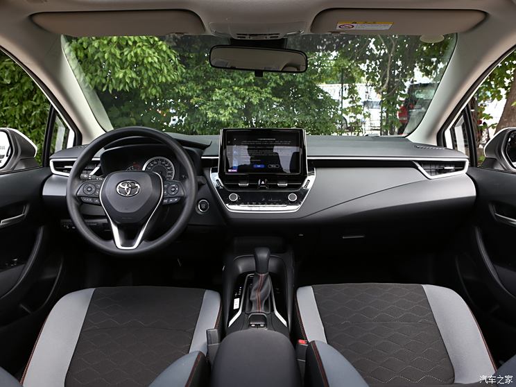 一汽丰田 卡罗拉 2023款 1.2T 精英版 一汽丰田 卡罗拉 2023款 1.2T 精英版
