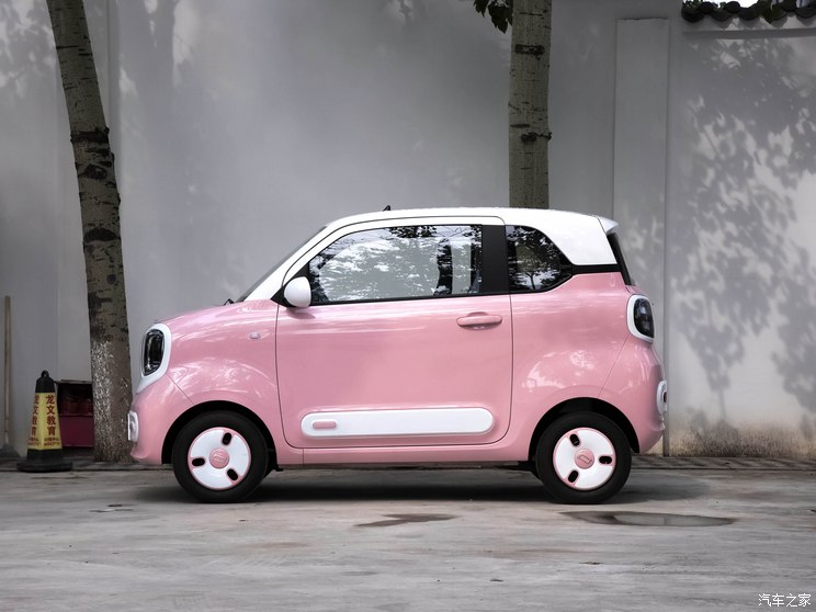 一汽奔腾 奔腾小马 2023款 公主版试装车 一汽奔腾 奔腾小马 2023款 公主版试装车