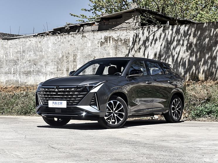 长安汽车 长安UNI-Z 2024款 蓝鲸智电iDD 125km 领先型 长安汽车 长安UNI-Z 2024款 蓝鲸智电iDD 125km 领先型