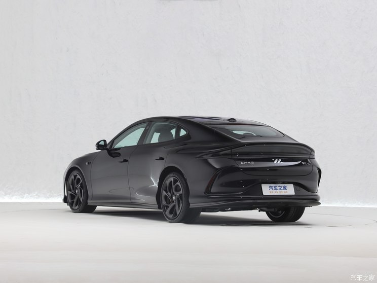 智己汽车 智己L6 2024款 超强性能版 100kWh 智己汽车 智己L6 2024款 超强性能版 100kWh