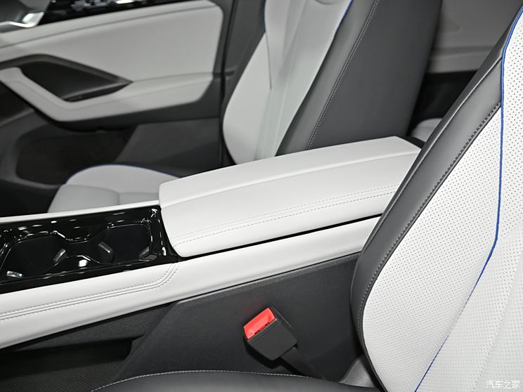 上汽大众 途观L 2024款 PRO 330TSI 两驱智领版 上汽大众 途观L 2024款 PRO 330TSI 两驱智领版