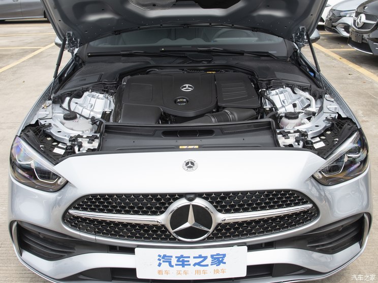 北京奔驰 奔驰C级 2024款 改款二 C 260 L 运动版 北京奔驰 奔驰C级 2024款 改款二 C 260 L 运动版
