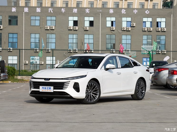 一汽奔腾 奔腾B70 2024款 龙腾版 1.5T 领跃型 一汽奔腾 奔腾B70 2024款 龙腾版 1.5T 领跃型