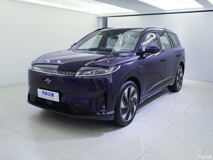 东风乘用车 eπ008 2024款 增程 基本型 东风乘用车 eπ008 2024款 增程 基本型