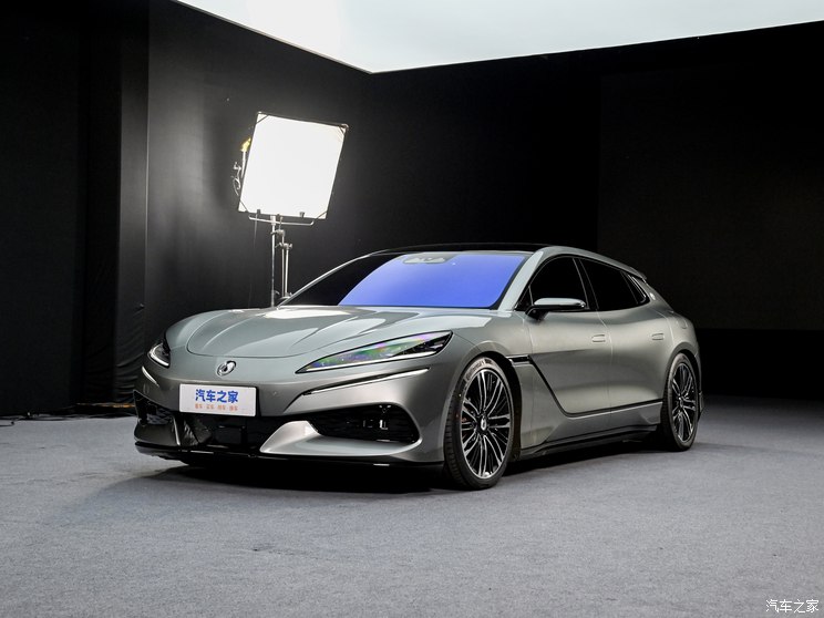 腾势汽车 腾势Z9 2024款 GT 纯电版 腾势汽车 腾势Z9 2024款 GT 纯电版