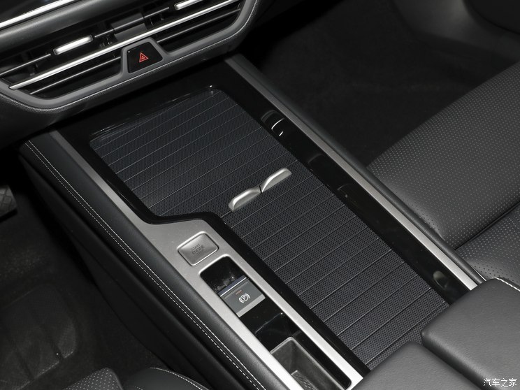 一汽-大众 迈腾 2024款 380TSI DSG套件版 一汽-大众 迈腾 2024款 380TSI DSG套件版