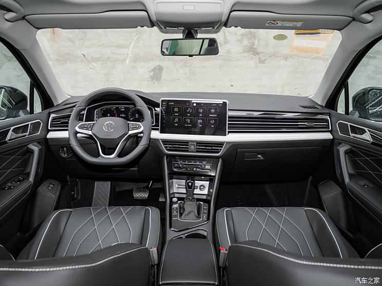 上汽大众 途观L 2024款 330TSI 自动两驱龙腾版 上汽大众 途观L 2024款 330TSI 自动两驱龙腾版