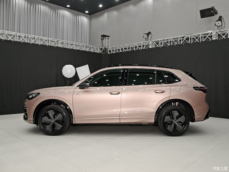 上汽大众 途观L 2024款 PRO 380TSI 四驱R-Line破境版 上汽大众 途观L 2024款 PRO 380TSI 四驱R-Line破境版