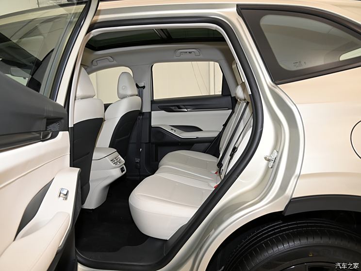 长城汽车 哈弗H6 2024款 2.0T 四驱Max 长城汽车 哈弗H6 2024款 2.0T 四驱Max