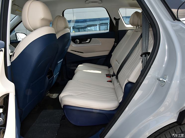 奇瑞汽车 风云T9 2024款 120 长续航版旗舰型 7座 奇瑞汽车 风云T9 2024款 120 长续航版旗舰型 7座