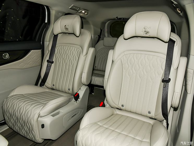 东风风行 星海V9 2024款 1.5TD 200km 中国结系列 尊享型 东风风行 星海V9 2024款 1.5TD 200km 中国结系列 尊享型