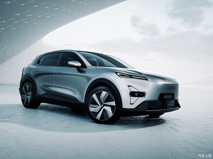 深蓝汽车 深蓝S05 2024款 纯电版 深蓝汽车 深蓝S05 2024款 纯电版