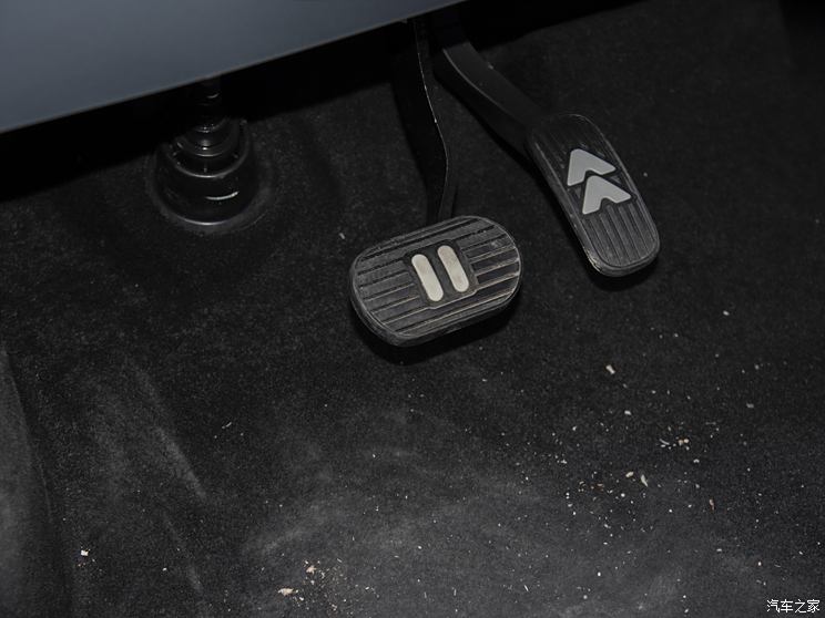 一汽奔腾 奔腾小马 2024款 170km 活力马 一汽奔腾 奔腾小马 2024款 170km 活力马