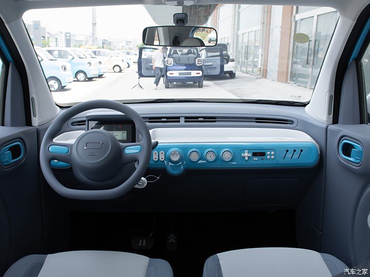 一汽奔腾 奔腾小马 2024款 122km 萌趣马 一汽奔腾 奔腾小马 2024款 122km 萌趣马